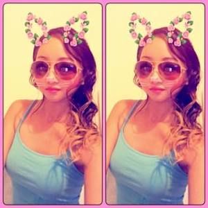 Meet your Posher, Leah